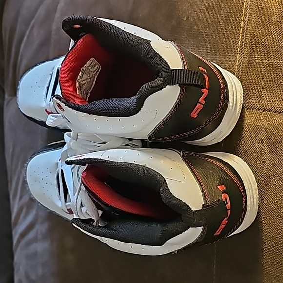 AND1 basketball shoes - Picture 4 of 8